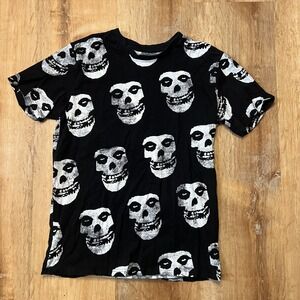 Misfits Mens Punk Goth All Over Skull Graphic Band Tee‎ Size M Runs Small